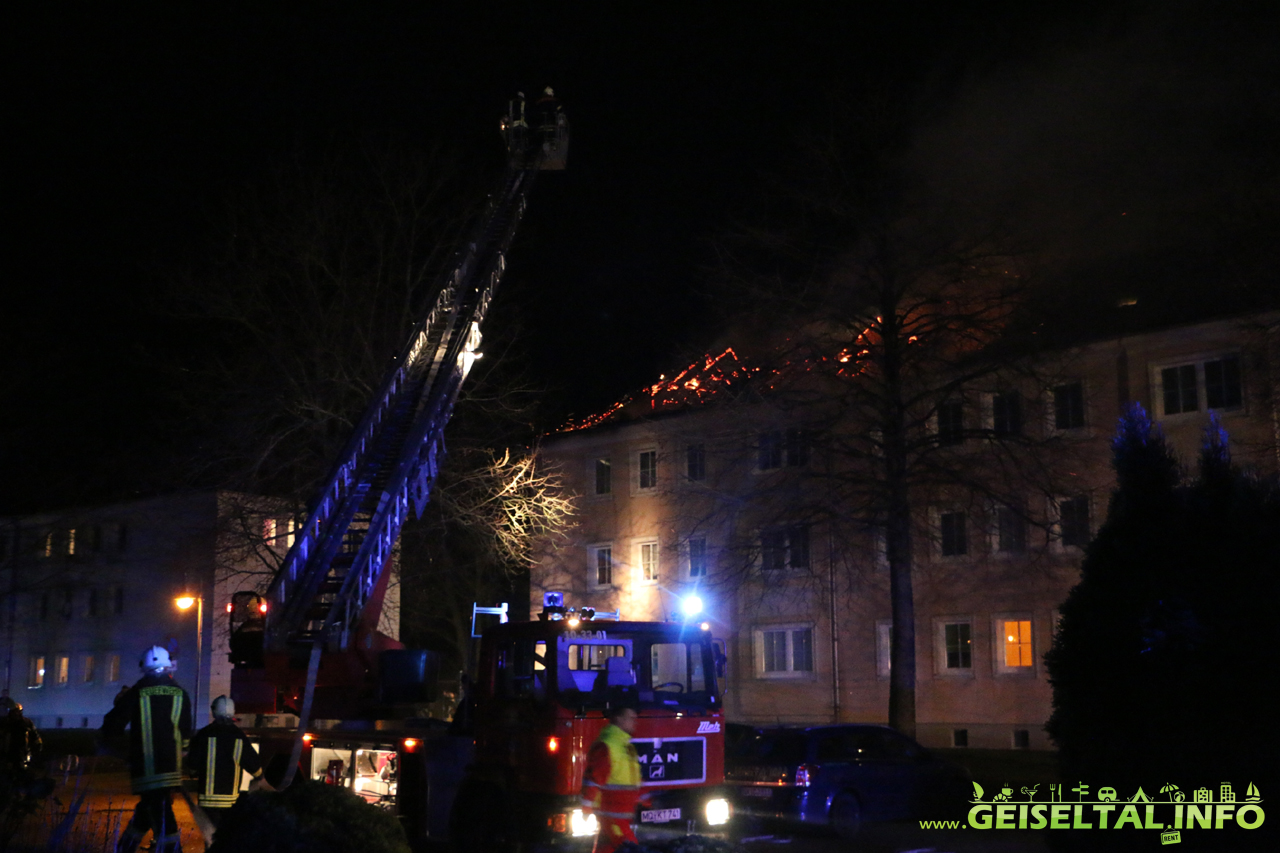 Dachstuhlbrand in der Herweghstraße in Braunsbedra am 01.12.2015